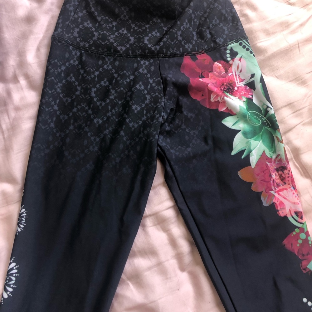 Indie Graphic Leggings
